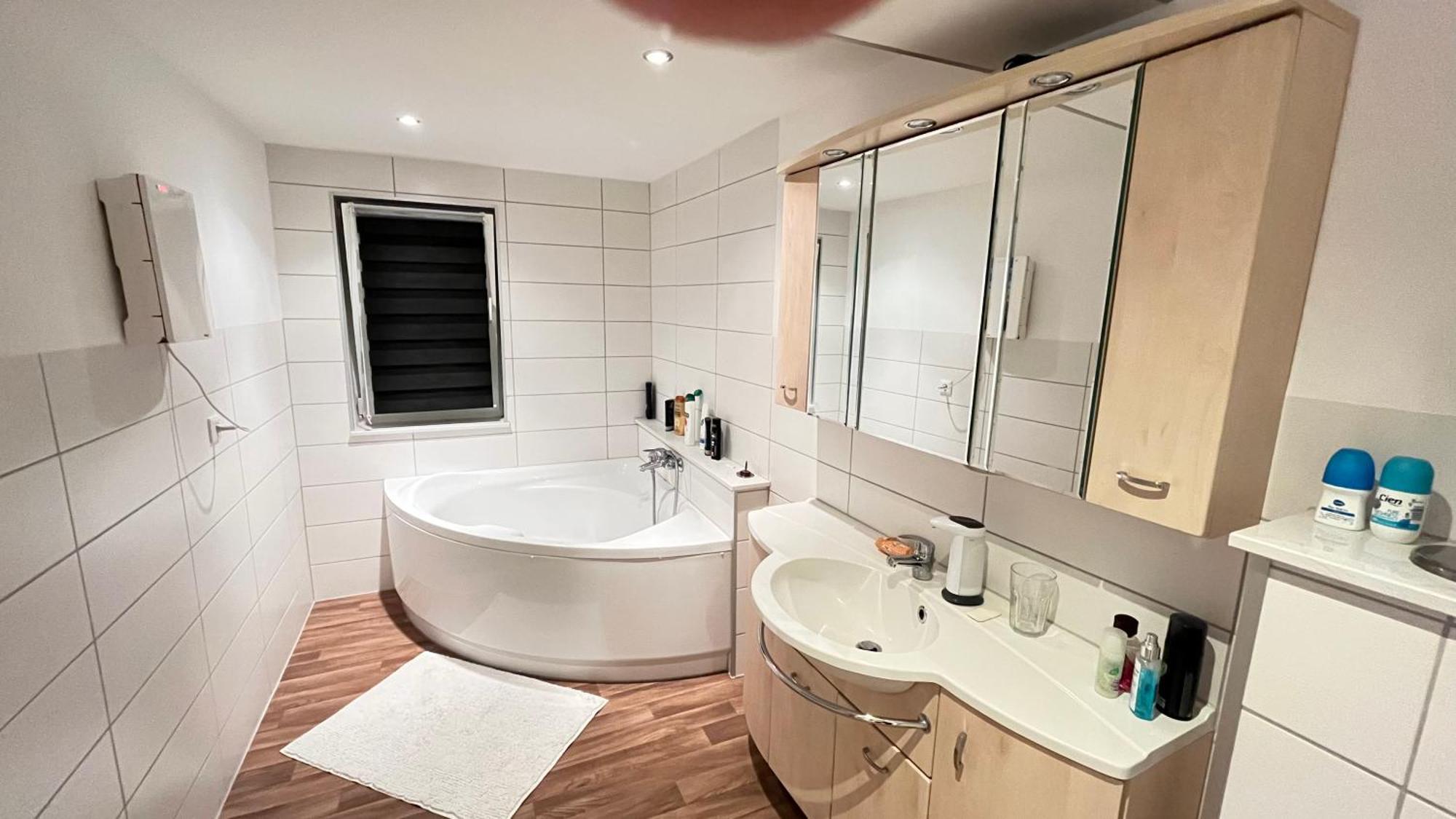 Exklusive Zimmer Mit Geteiltem Bad Und Kueche Om Stadtilm Buitenkant foto